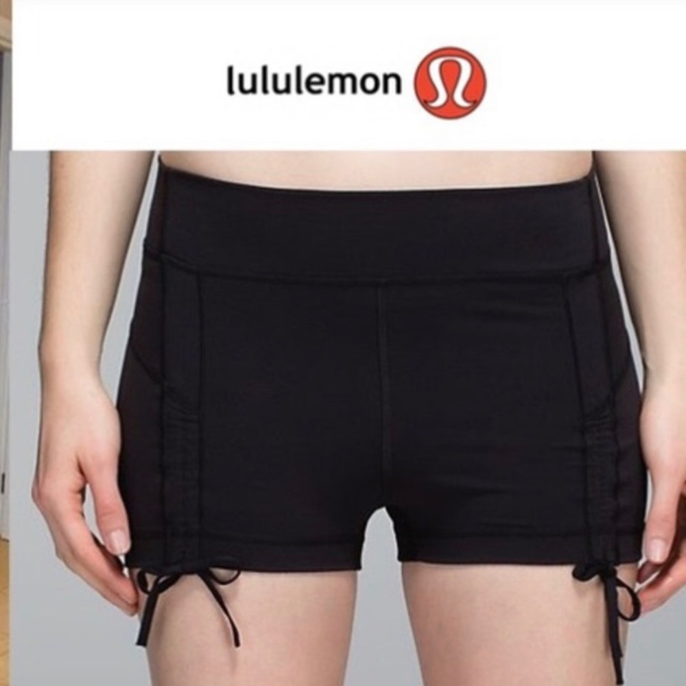 Lululemon hot yoga shorts